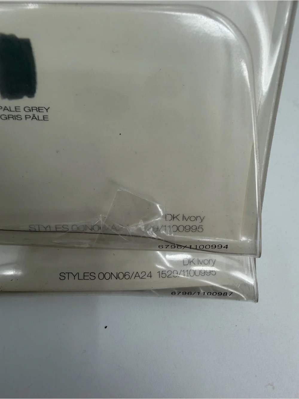 Donna Karan New York Pantyhose Medium Colorwash The Nudes 2 Pr VTG Dk Ivory A24